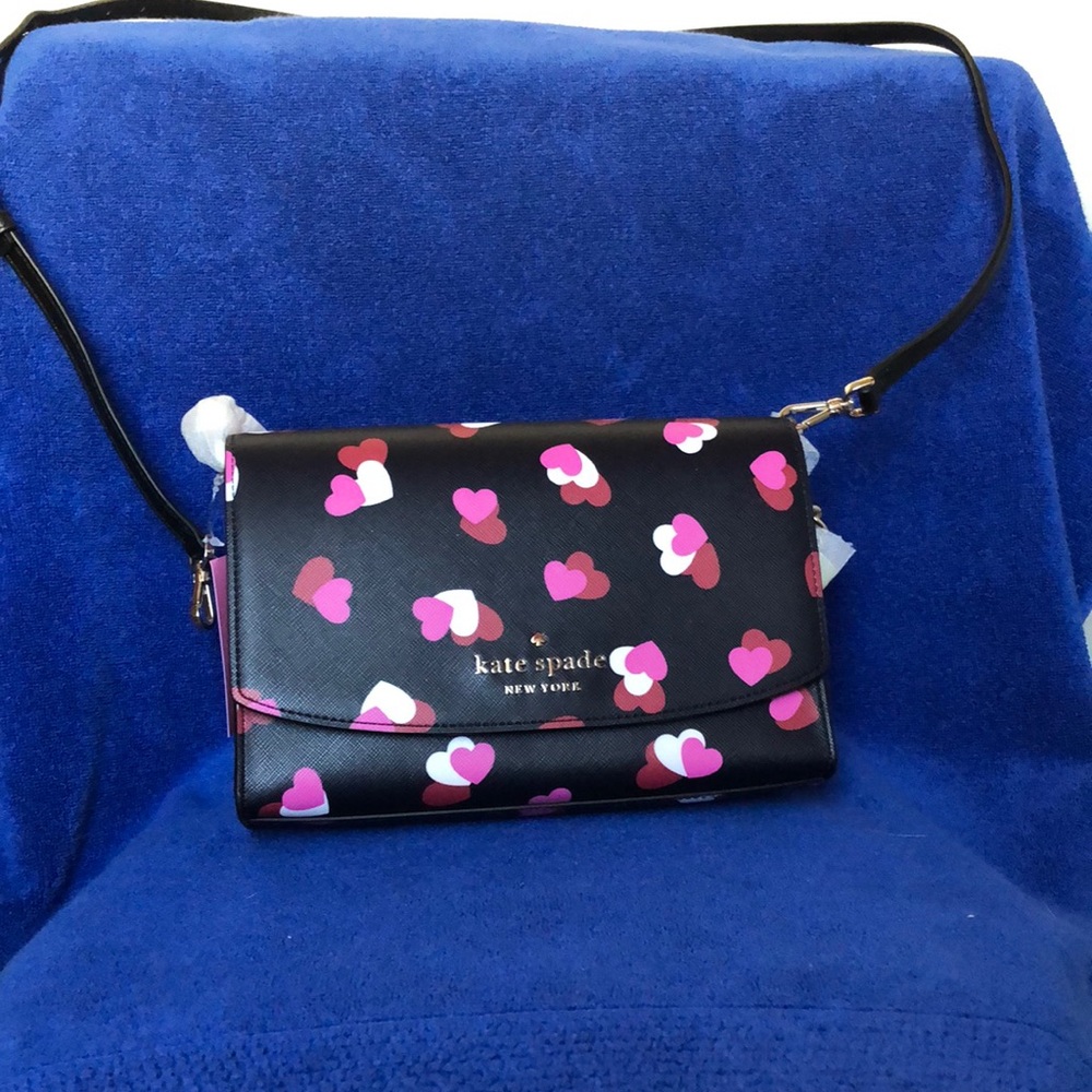 KATE SPADE NWT “CARSON FLUTTER HEARTS”PRINTED BLACK W/PINK, WHITE,RED CROSS BODY